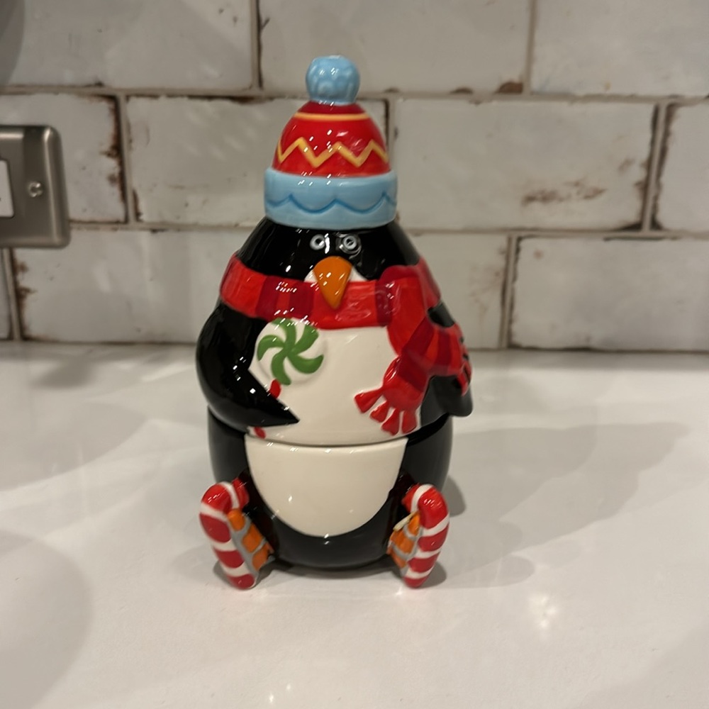 Pier 1 imports Penguin nesting measuring cups
